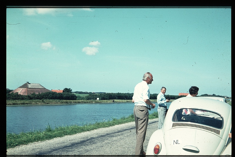 29.Texel  aug 1973 Rino,Ilse,Papa.JPG